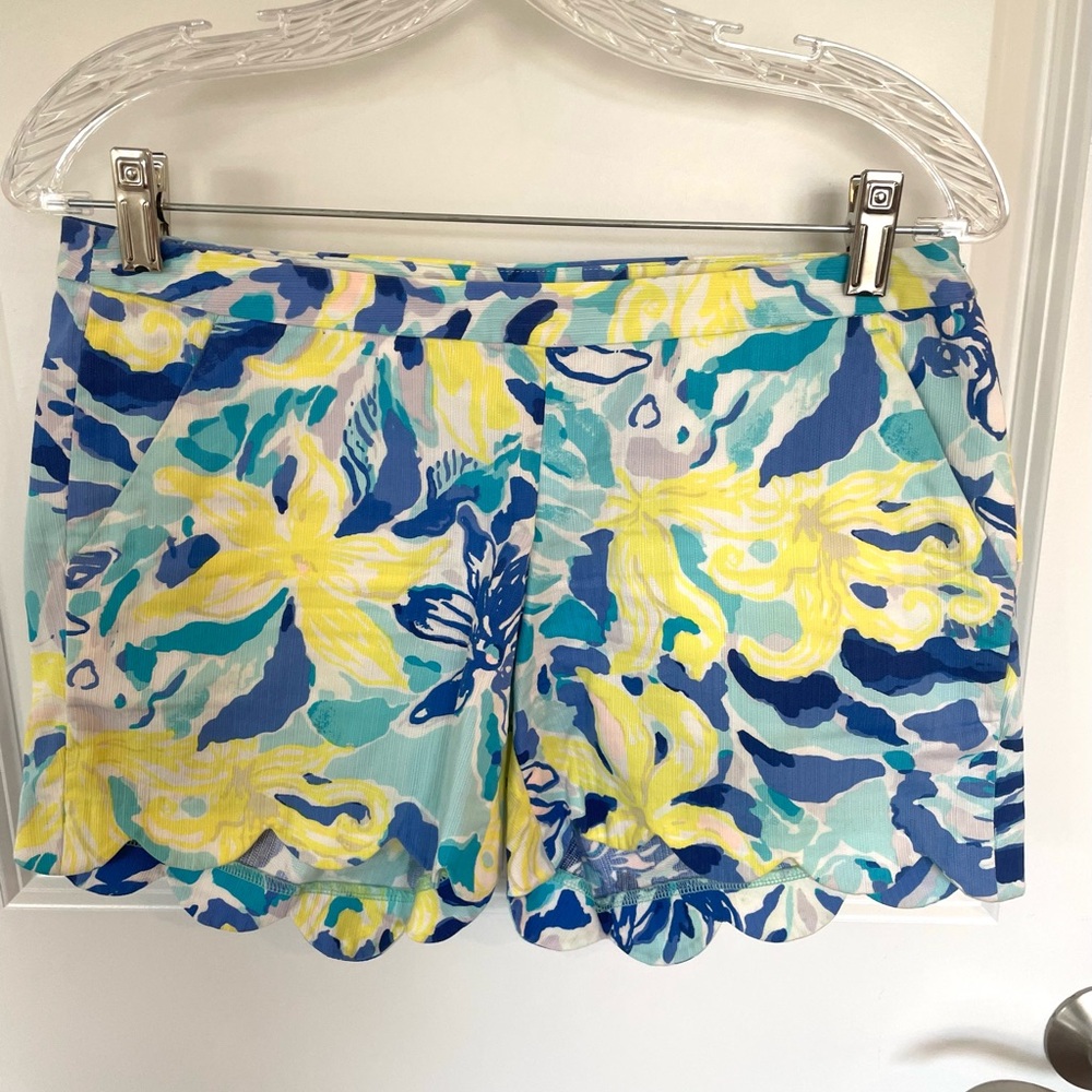 Lilly Pulitzer scalloped-edge shorts.